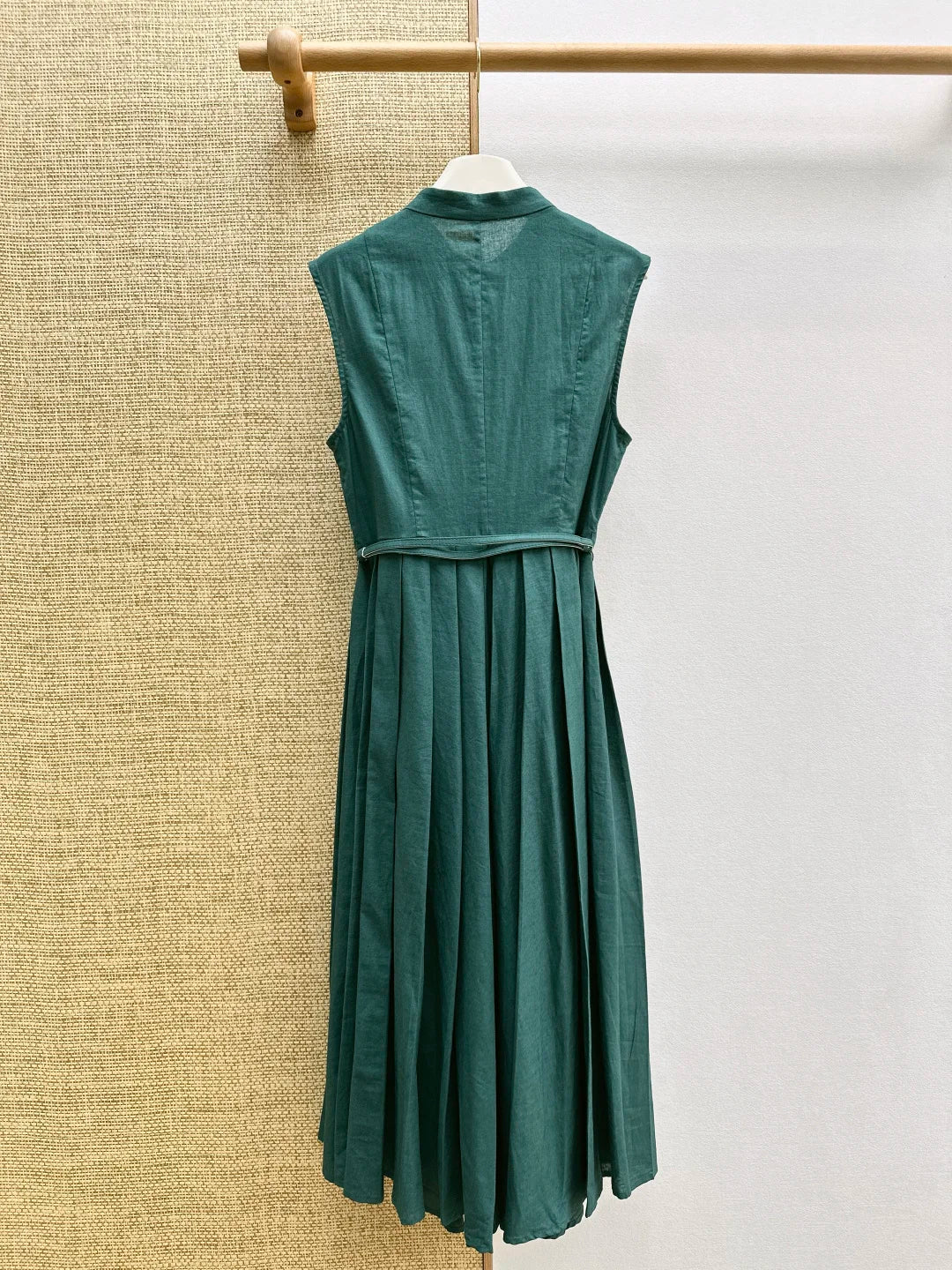 Women's Sleeveless round Neck Button-Up Solid Color Dress Spring Summer Fashion Elegant Style 26702155